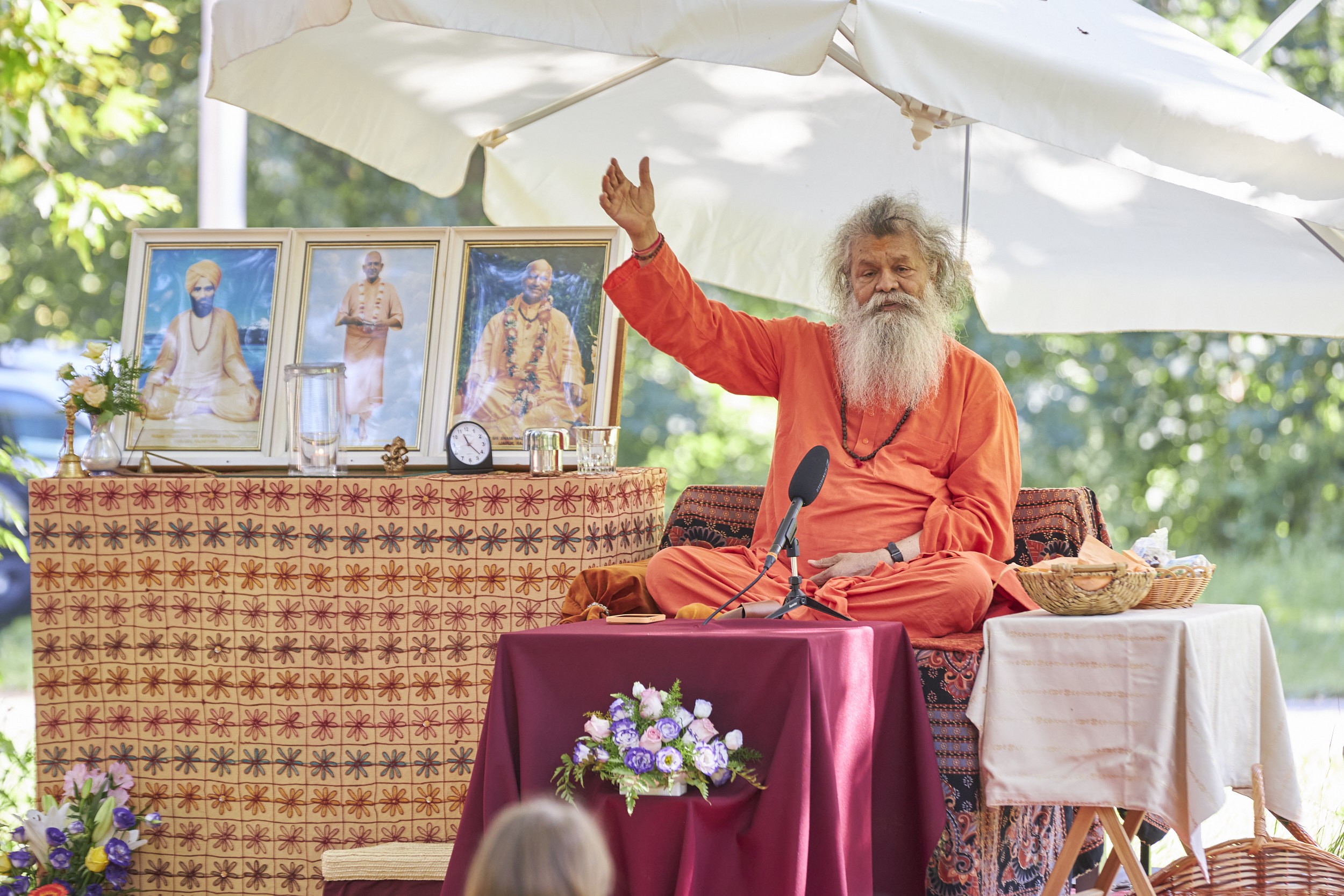 2023 Summer Retreat with Vishwaguruji continues in Vep, Hungary