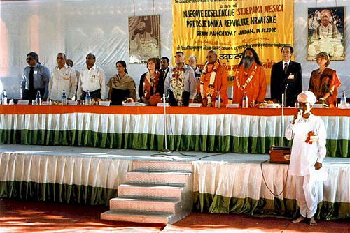 Croatian President visits Mahamandaleshwar Swami Maheshwarananda in his Education and Research Centre in Rajasthan/India